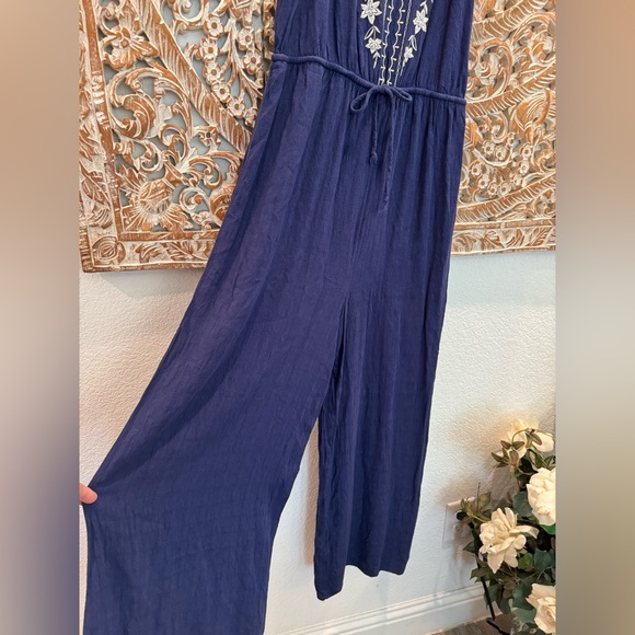 Knox Rose Boho Chic Navy Blue w/ White Floral Embroidery V-Neck Comfy Jumpsuit - Picture 6 of 15